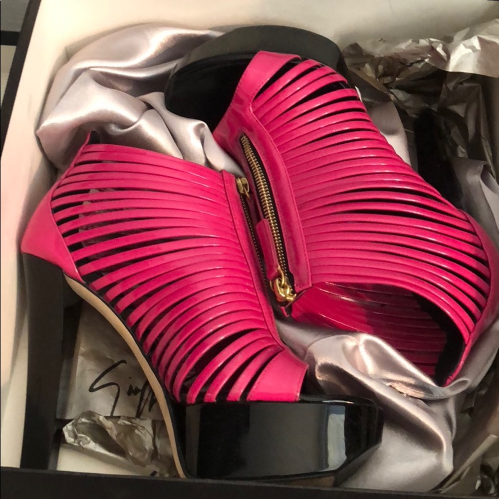 Giuseppe Zanotti Pink Patent Leather Heels sz 37